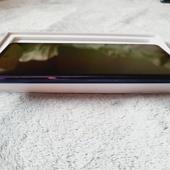 Refurbished Samsung Galaxy s20 fe - Picture 3 of 6